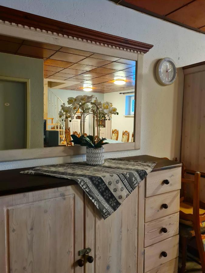 Wanderhuette Zum Bernhardsthal Villa Екстериор снимка