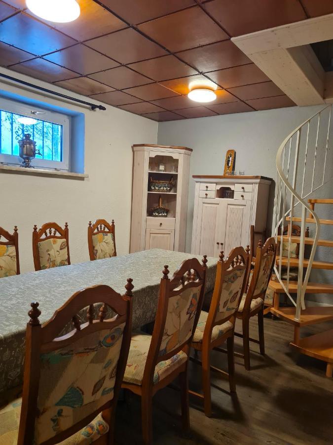 Wanderhuette Zum Bernhardsthal Villa Екстериор снимка
